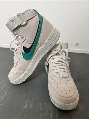 Pre-Owned Nike Air Force 1 High SE DO9460-100 Summit White/Neptune Green
